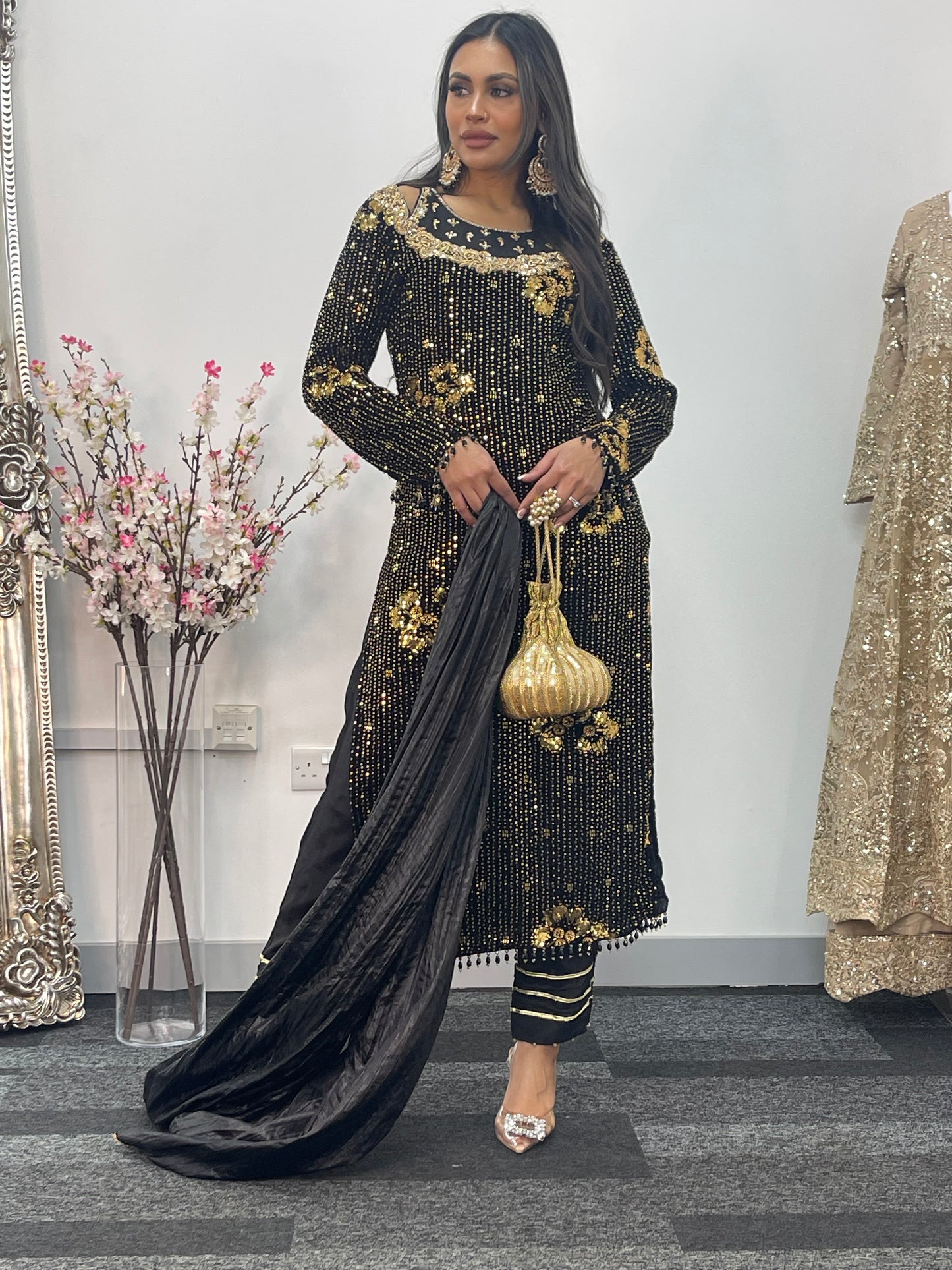 Dil bahar - Cutdana Velvet - Black