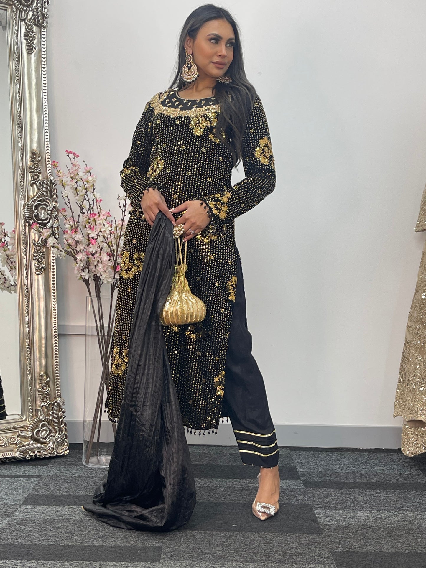 Dil bahar - Cutdana Velvet - Black