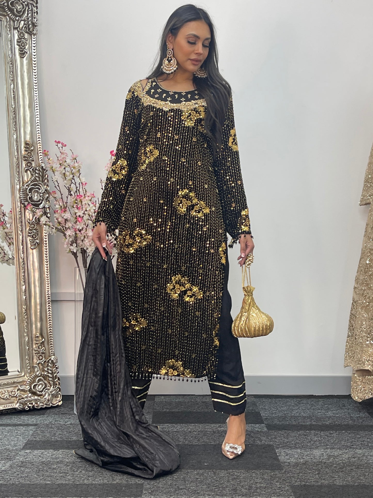 Dil bahar - Cutdana Velvet - Black