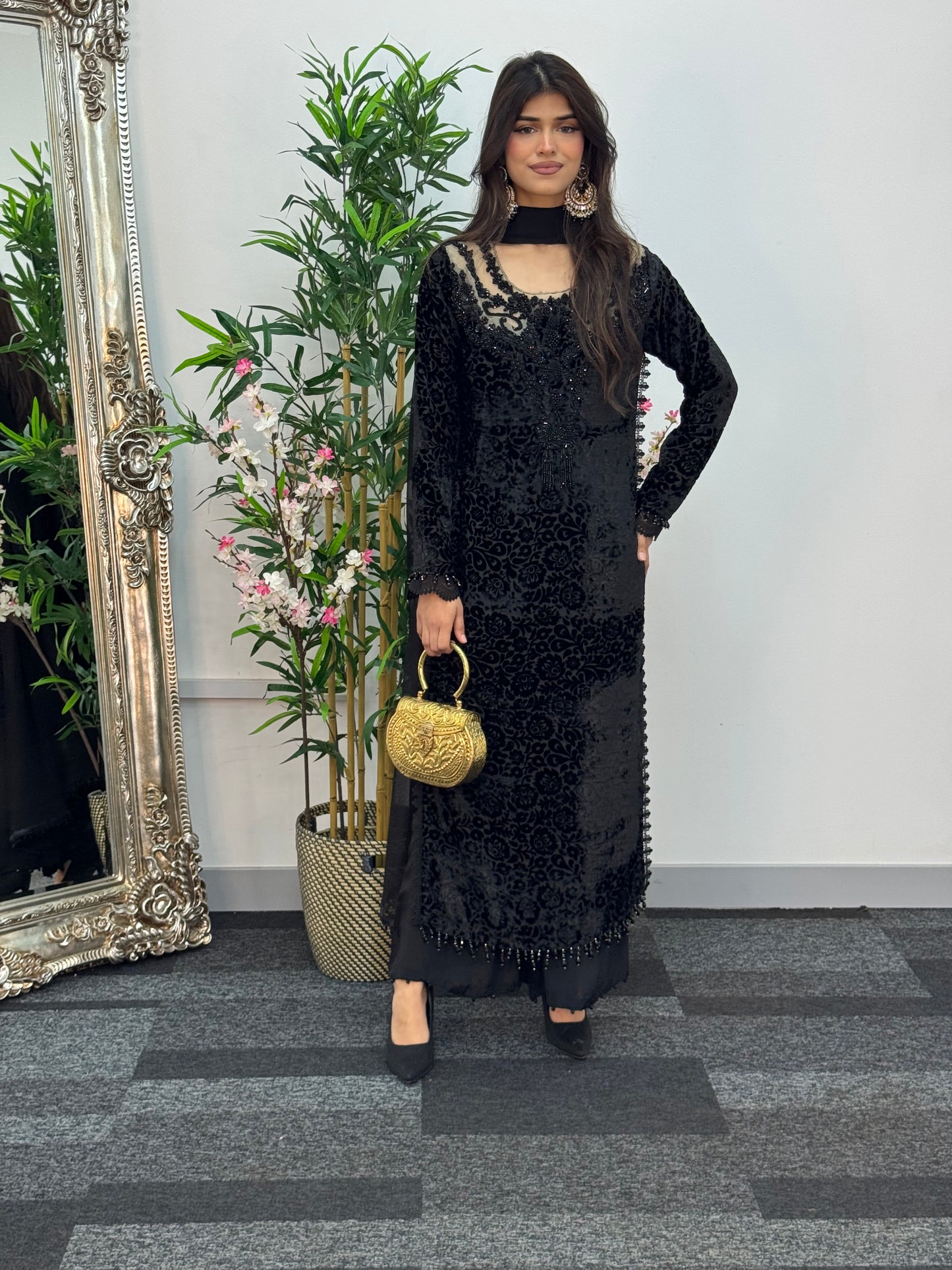 Jheel - black Plachi