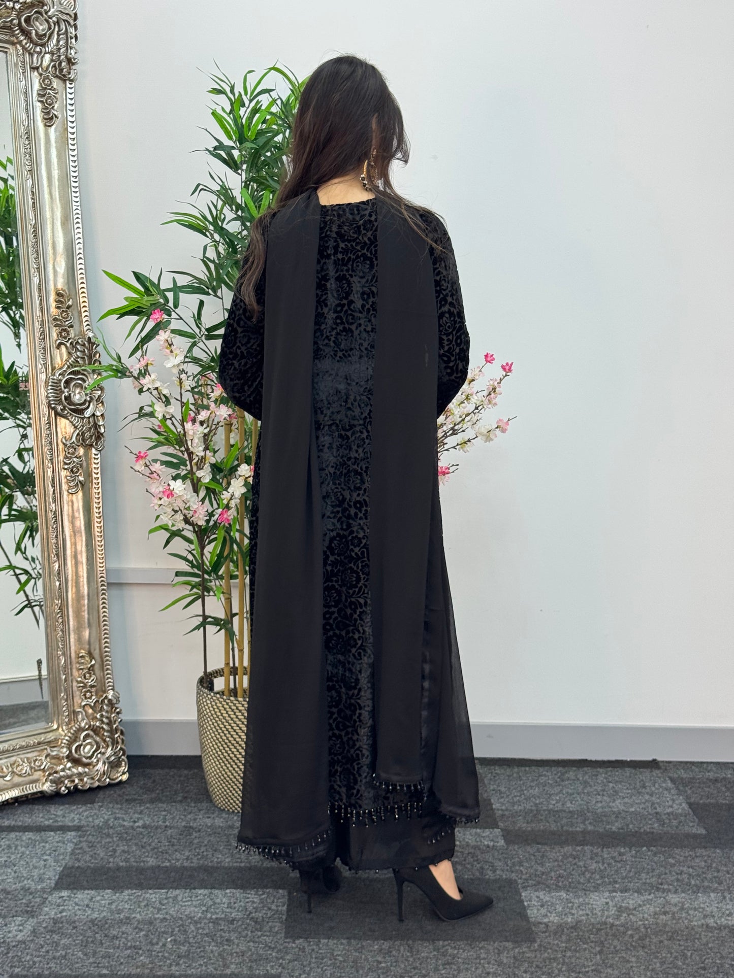 Jheel - black Plachi