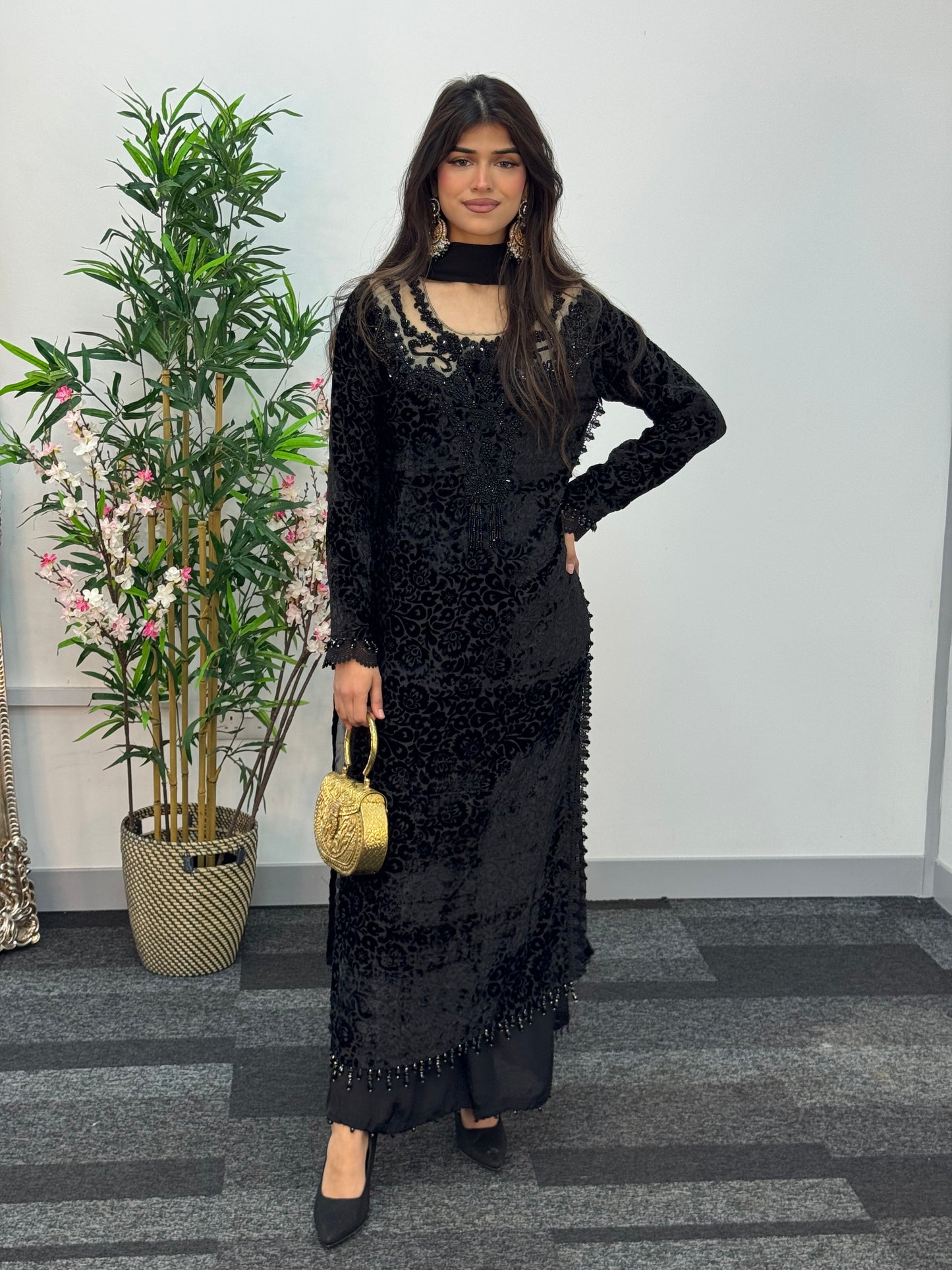 Jheel - black Plachi