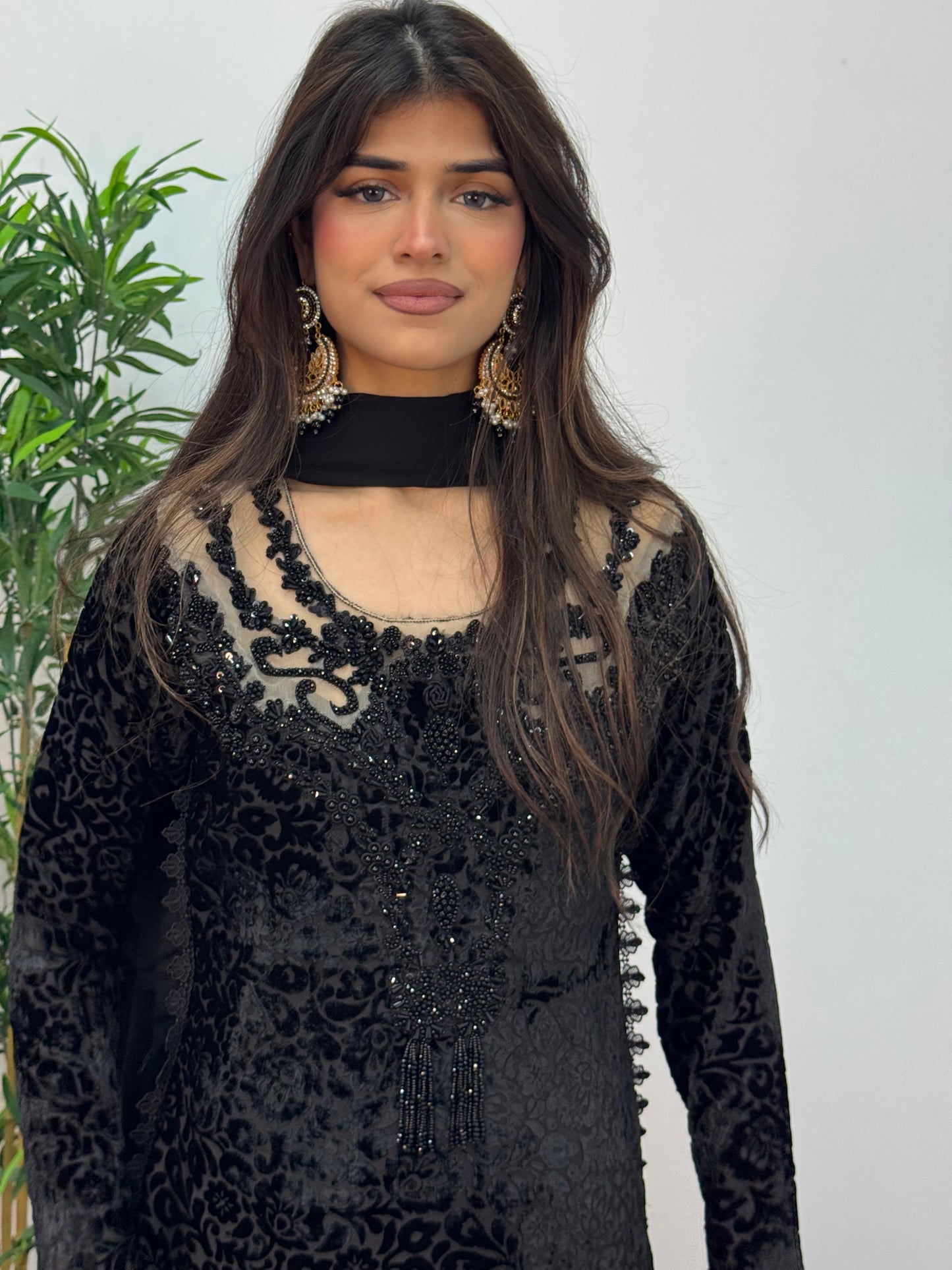 Jheel - black Plachi