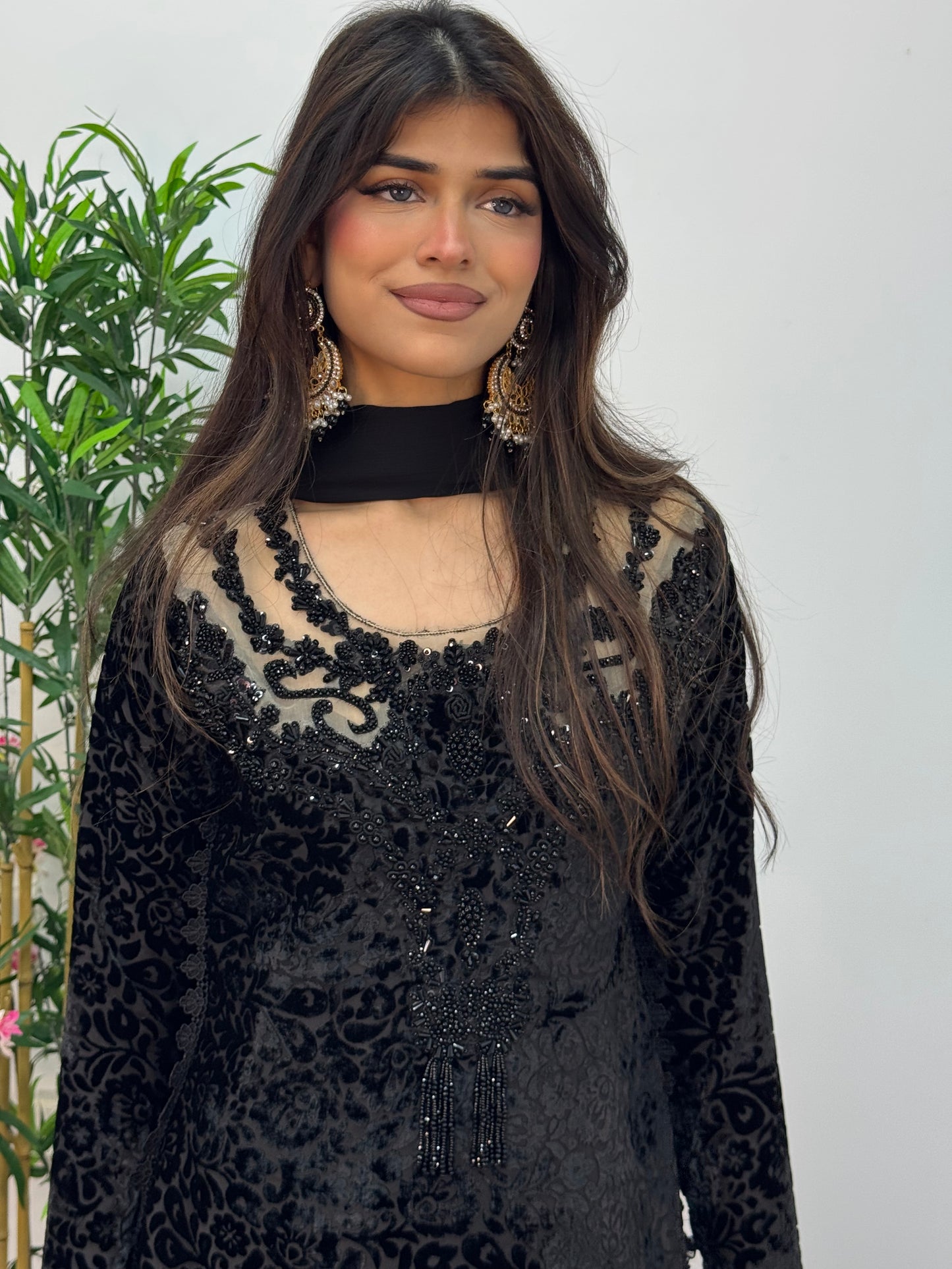 Jheel - black Plachi