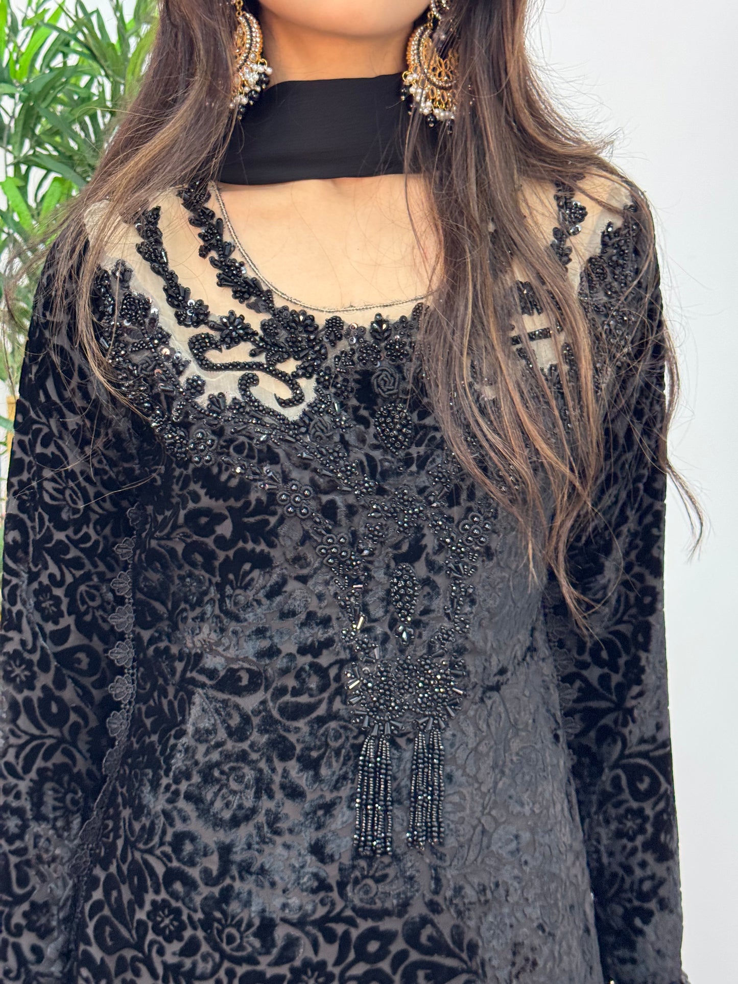 Jheel - black Plachi