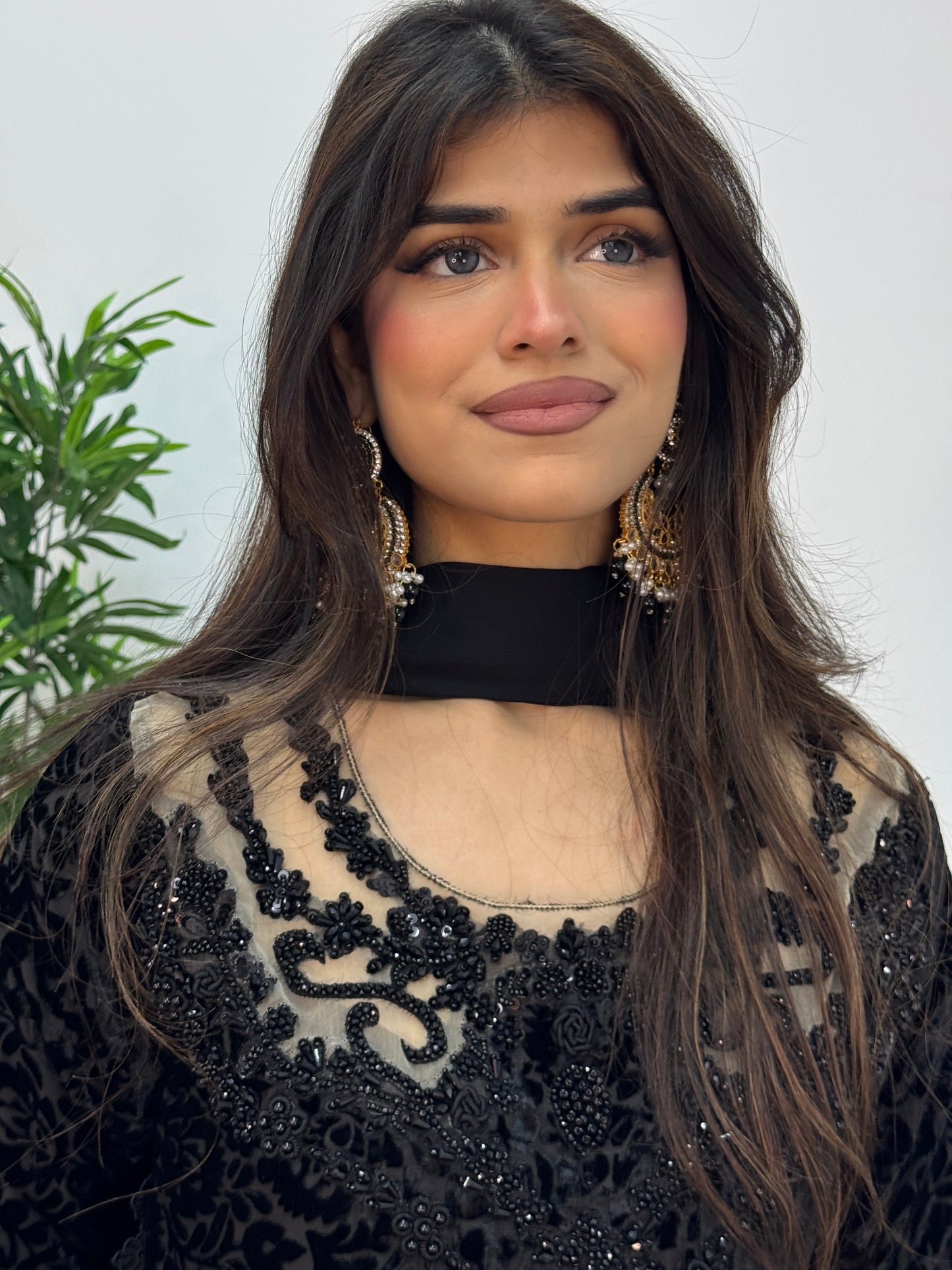 Jheel - black Plachi