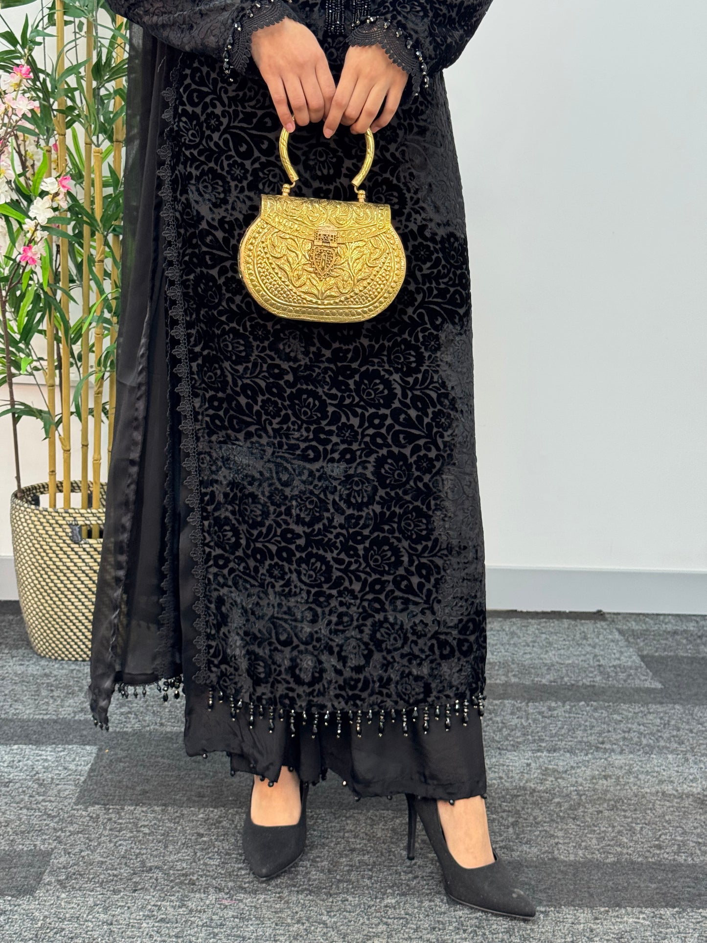 Jheel - black Plachi