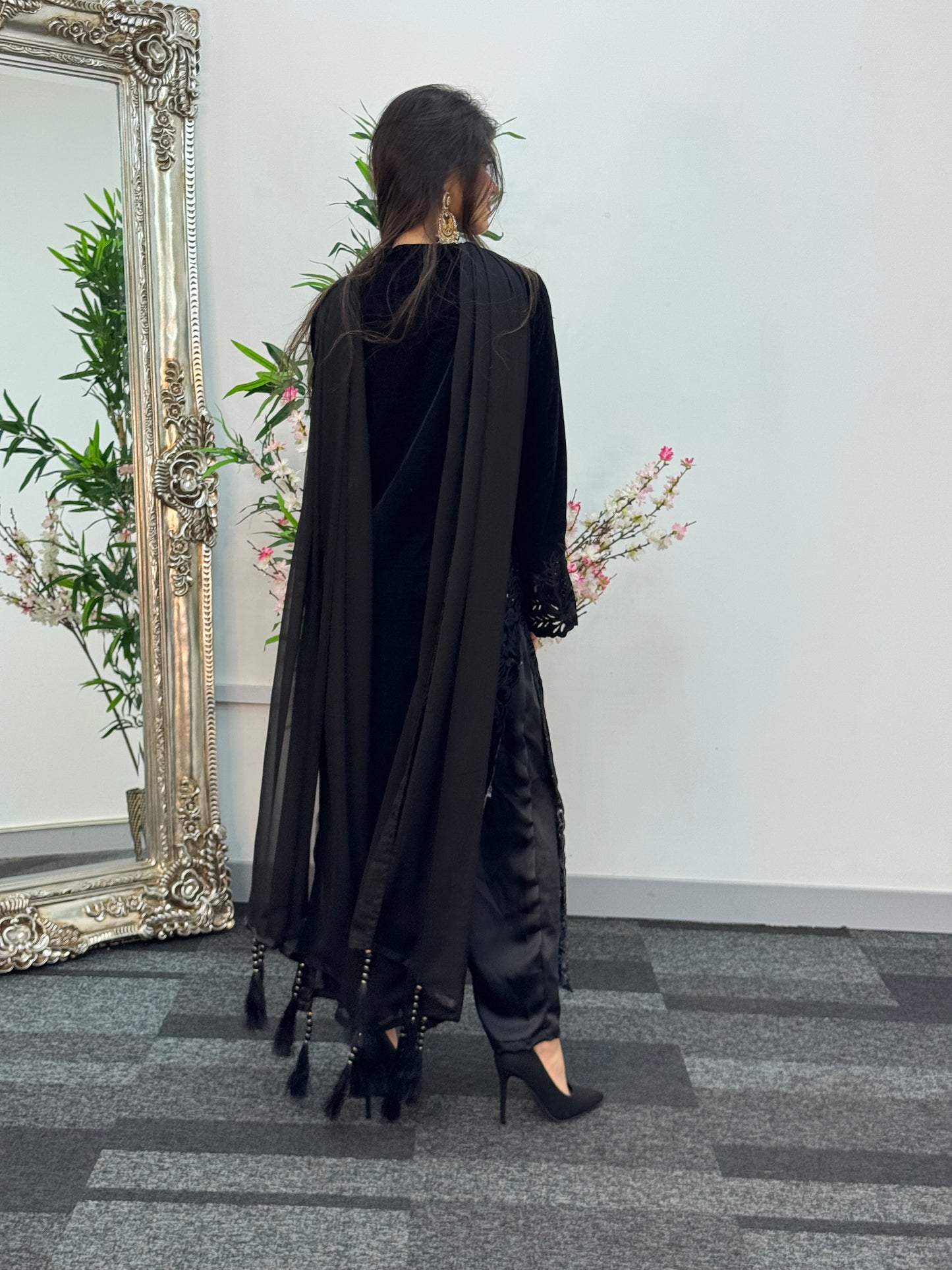 Black Pearl - Velvet Cutwork