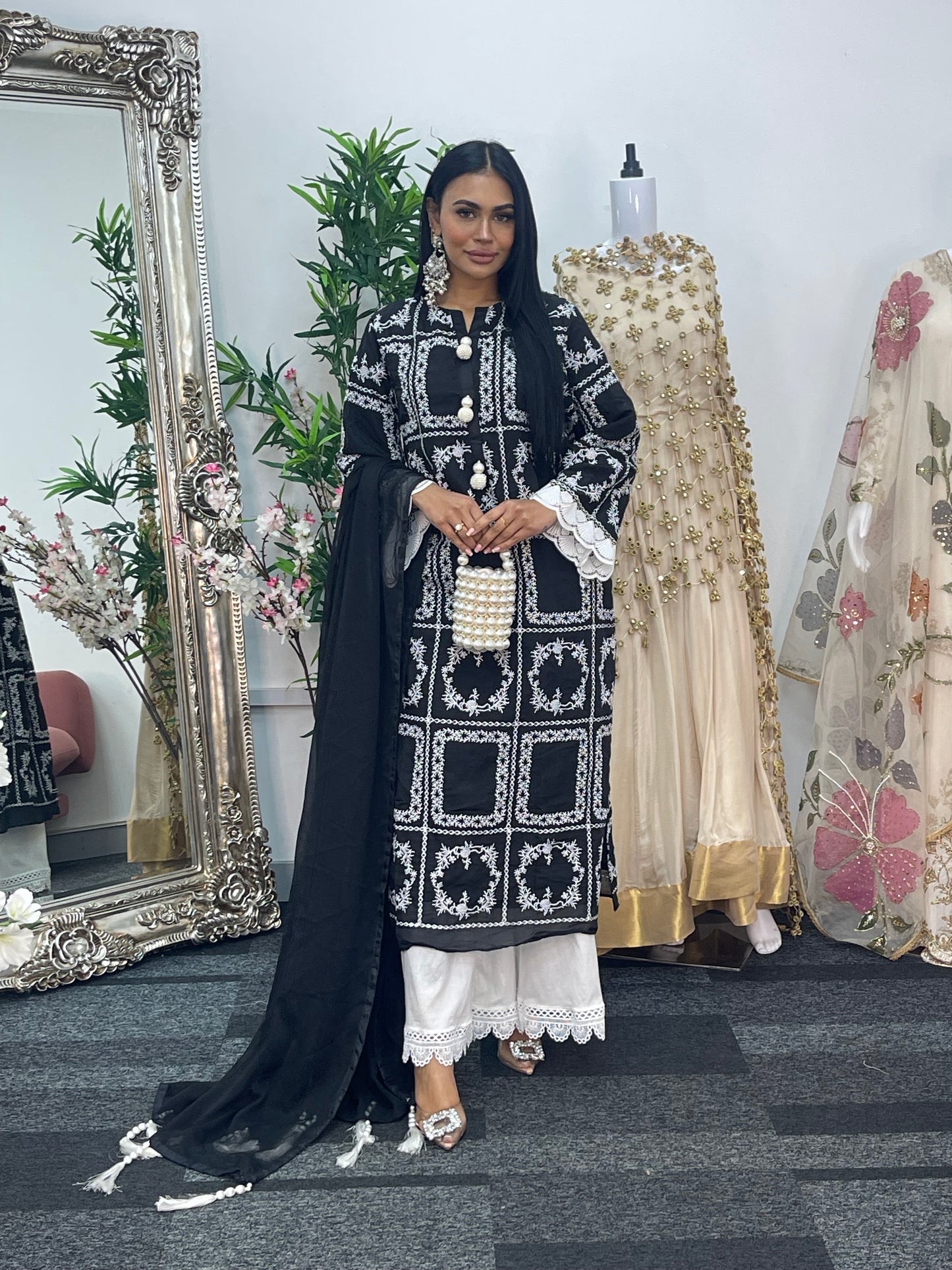 Paper Lawn | Chikankaari - Black - C