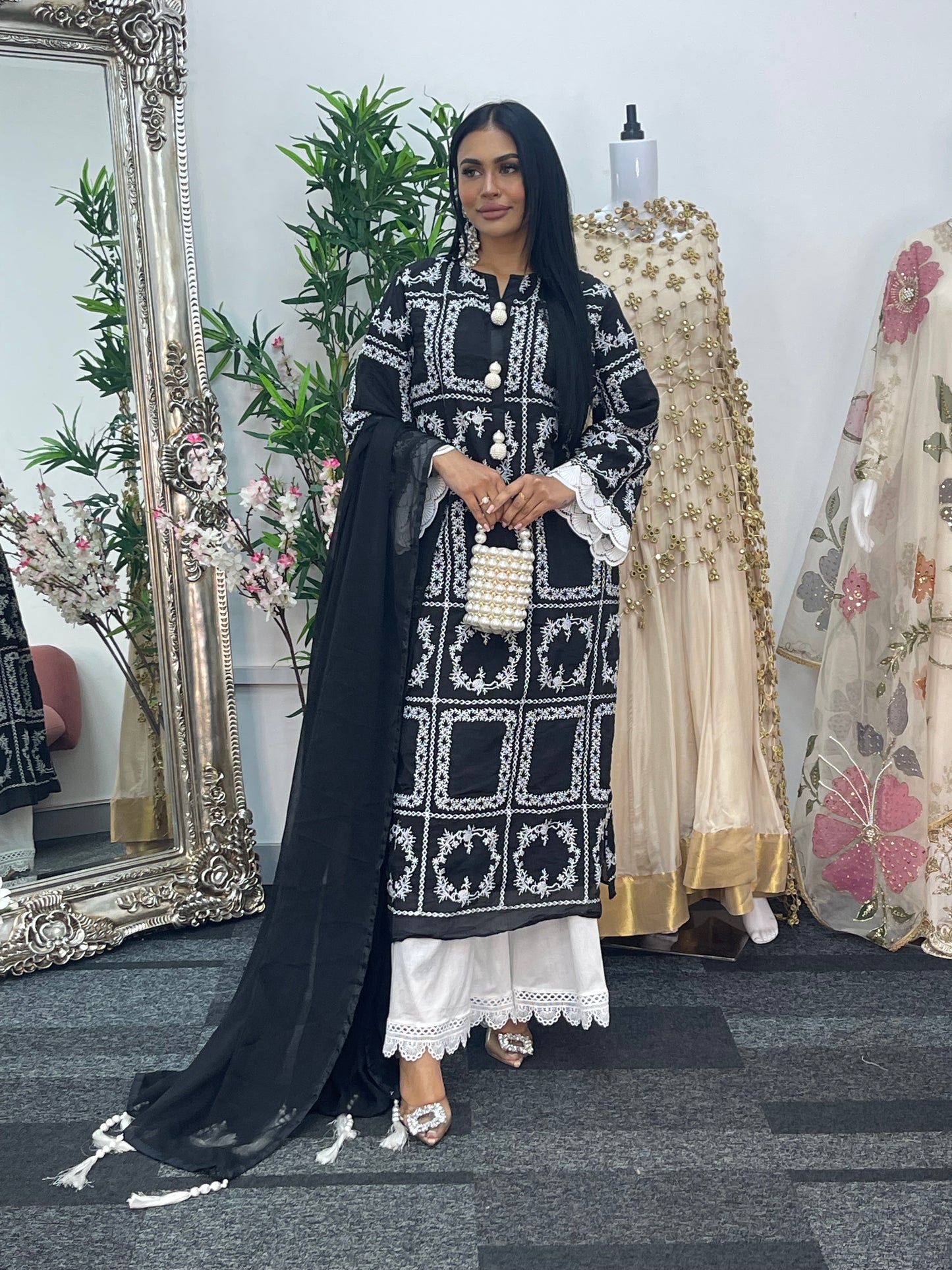 Paper Lawn | Chikankaari - Black - C