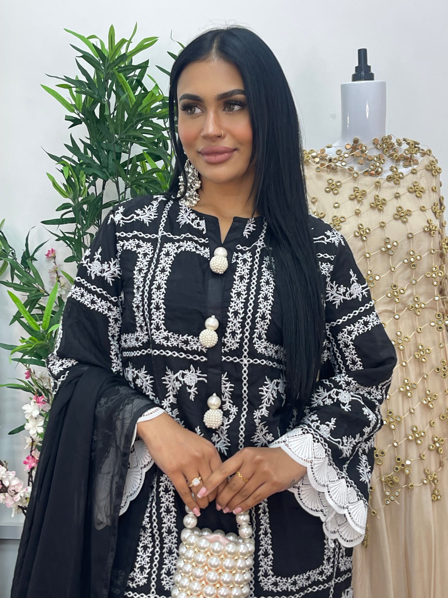 Paper Lawn | Chikankaari - Black - C