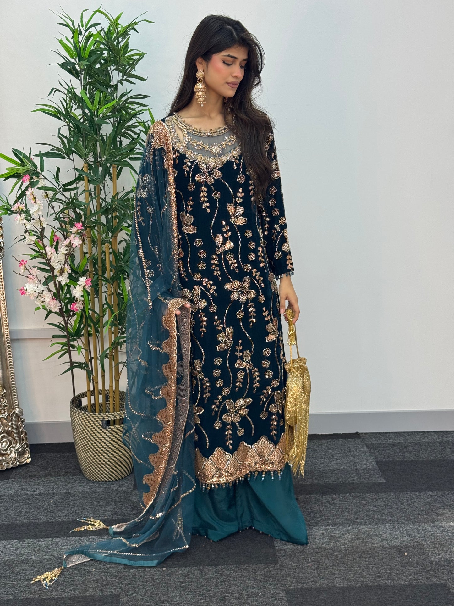 Zeba - Cutdana Velvet- Teal -