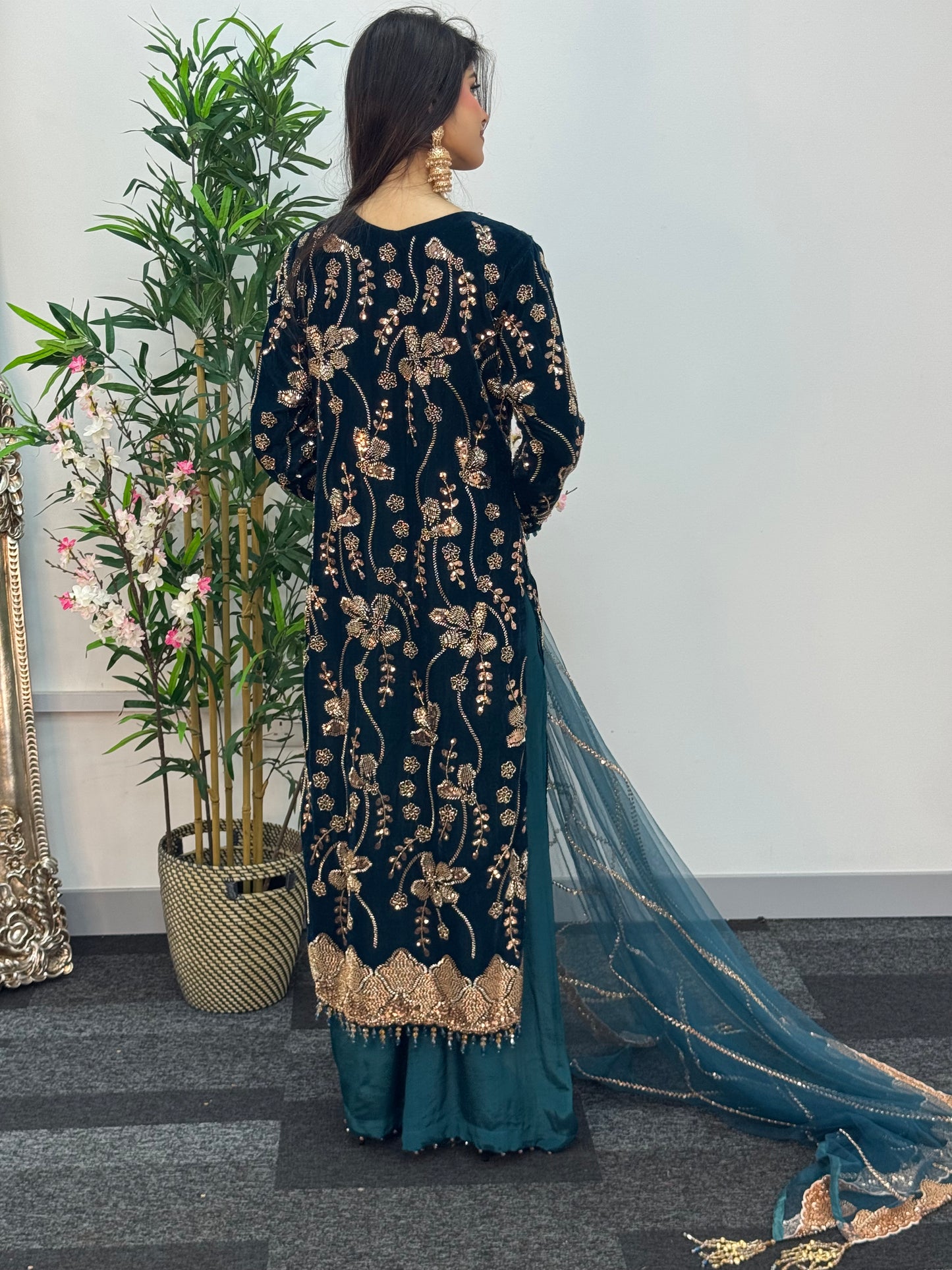 Zeba - Cutdana Velvet- Teal -