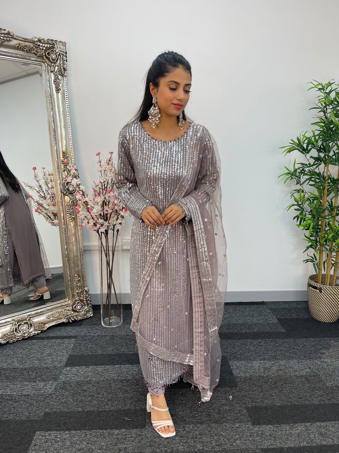 Ballay Ballay - Gray Sequin- Q