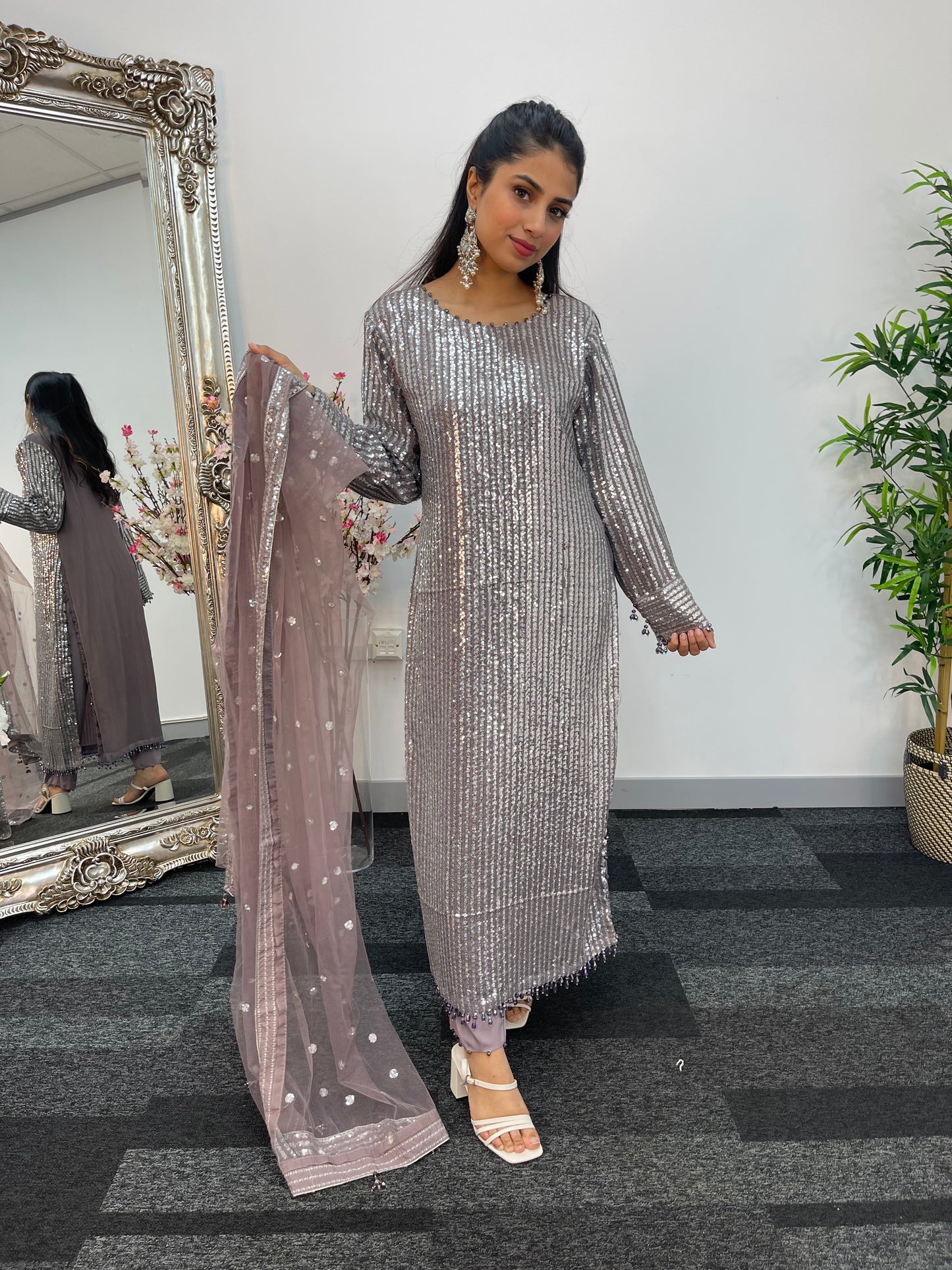 Ballay Ballay - Gray Sequin- Q