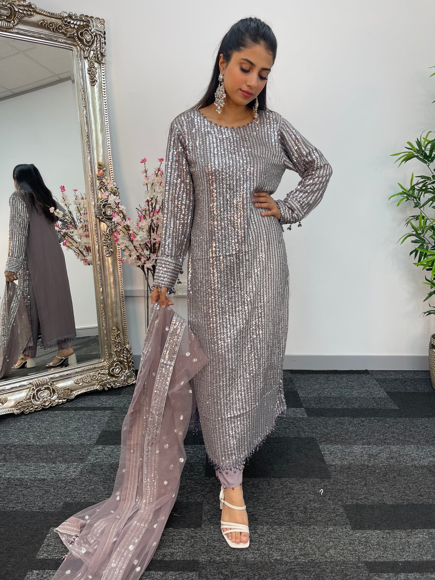 Ballay Ballay - Gray Sequin- Q