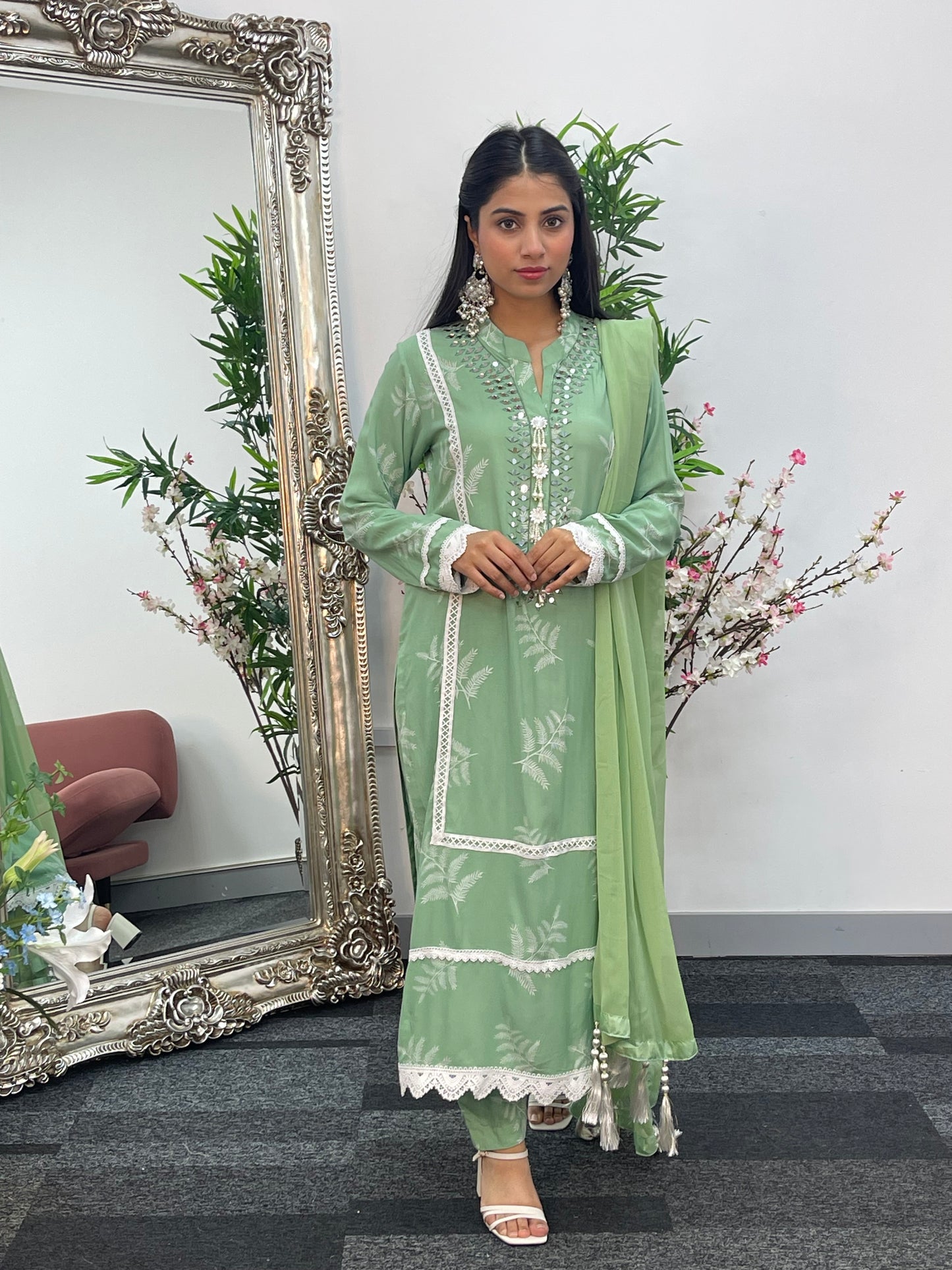 Nisha - Green- Linen - D