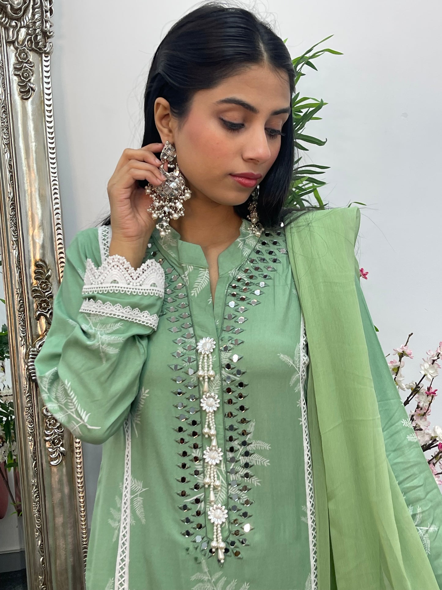 Nisha - Green- Linen - D