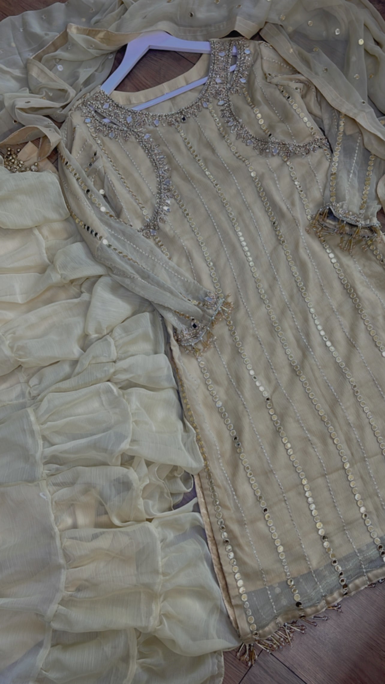 Farshi Garara Beige - Gold Farshee Garara - J